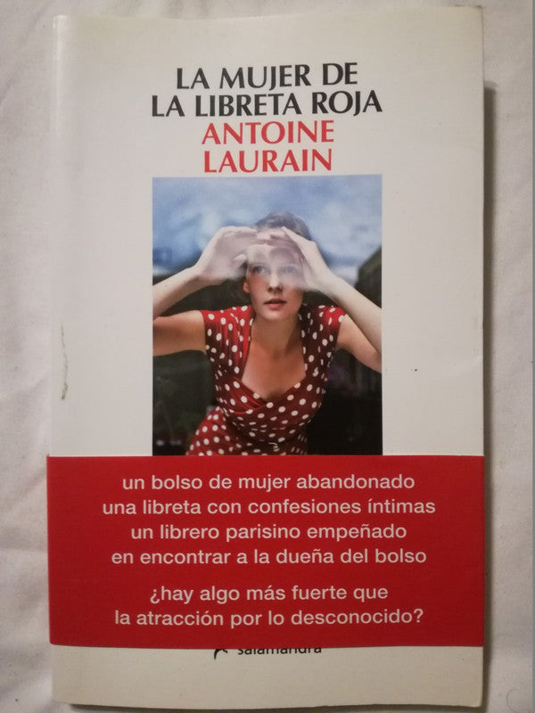La Mujer De La Libreta Roja