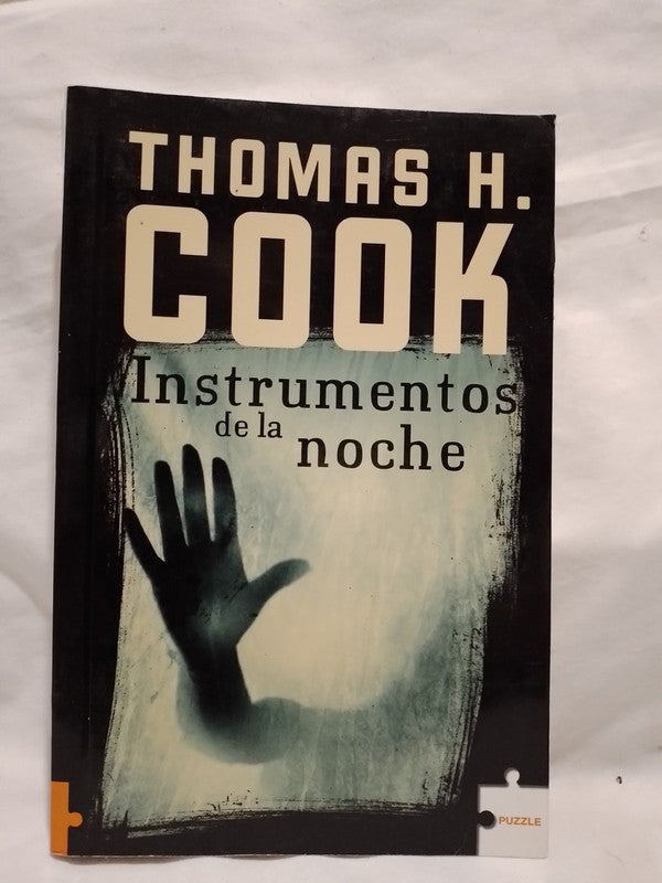 Instrumentos de la noche / Cook, Thomas H.