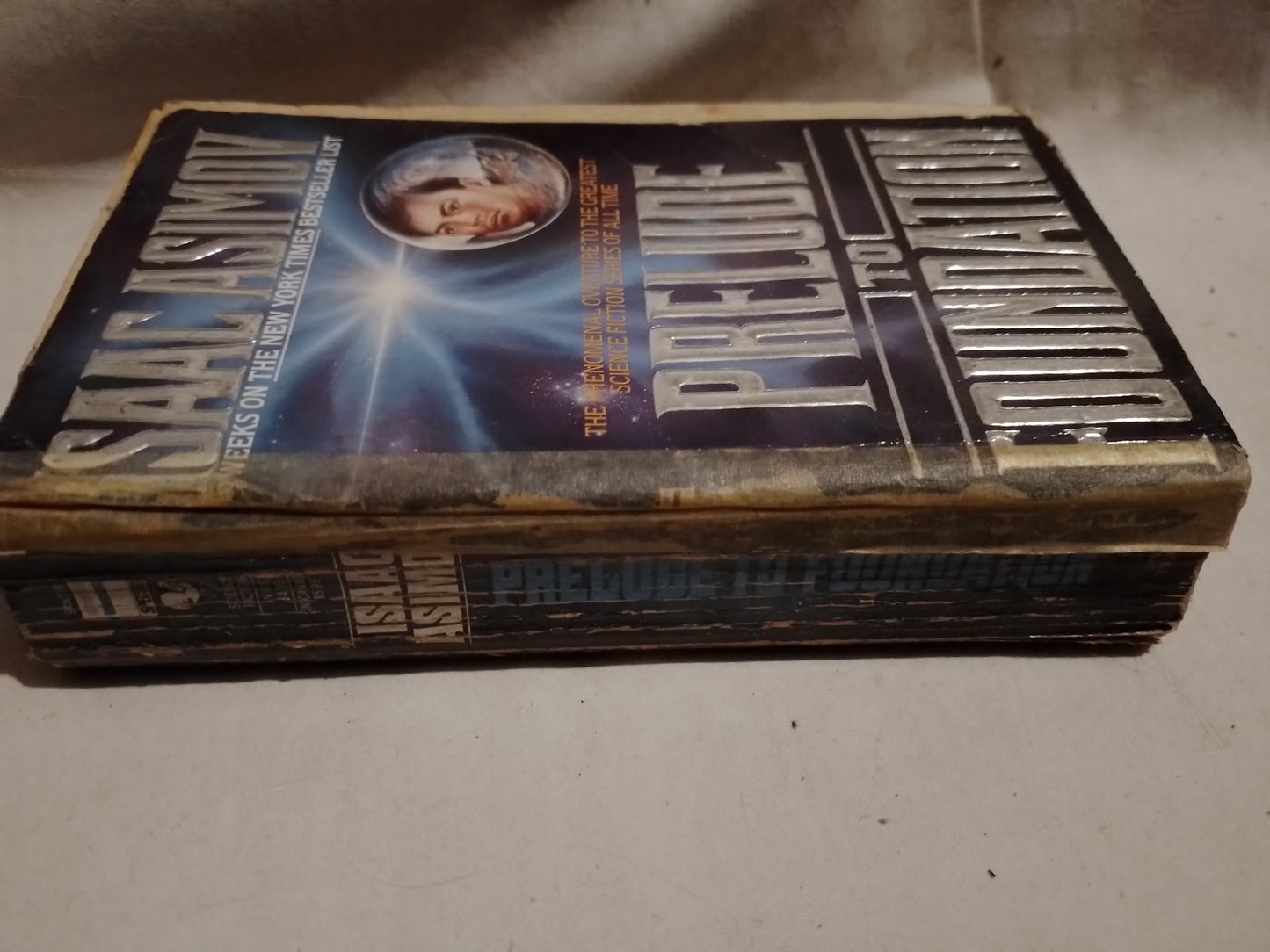 Prelude to Foundation / Asimov, Isaac (Saldo)