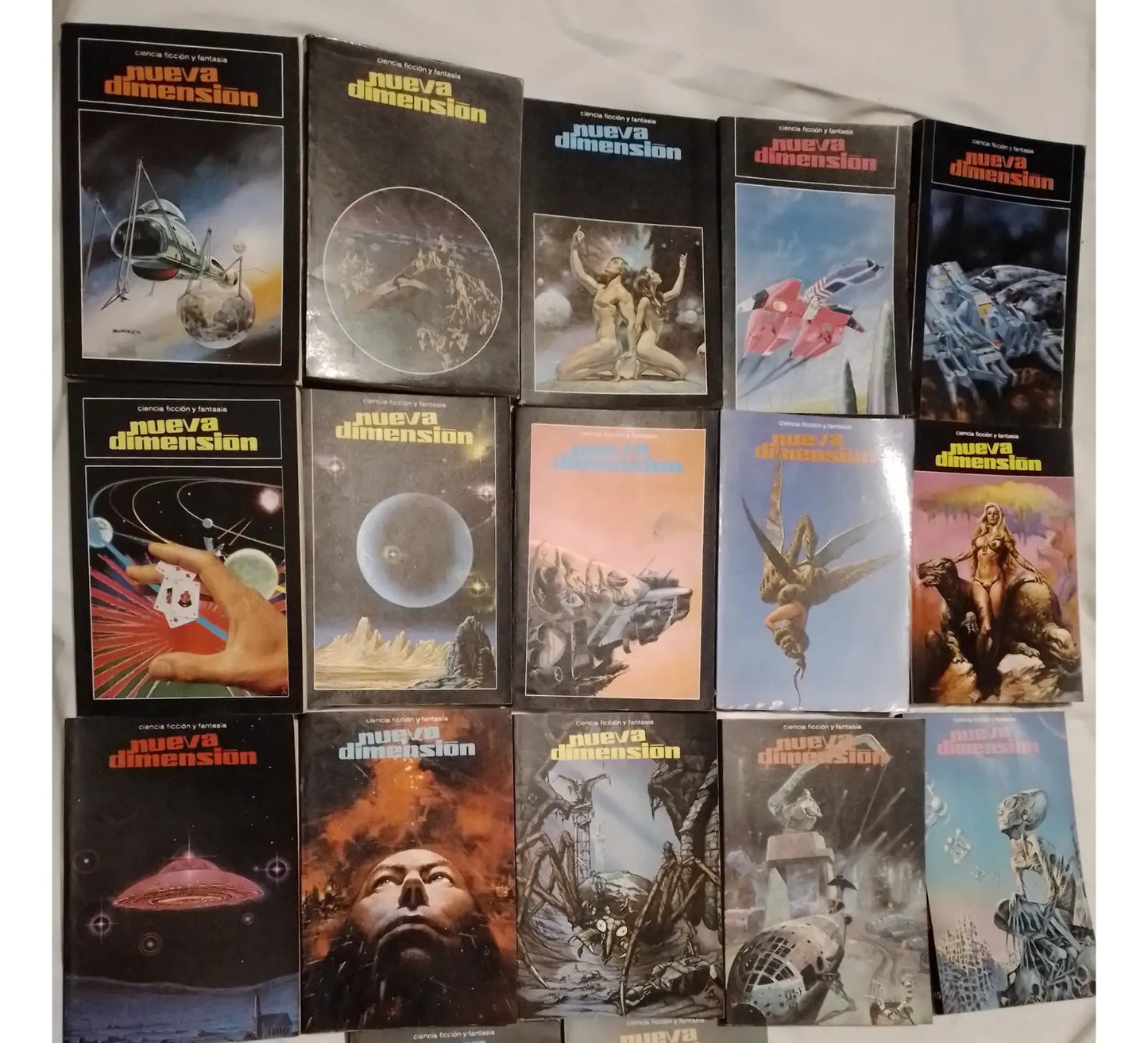 Colección de Revista Nueva Dimensión Incompleta 115 números comunes más los 13 números extras