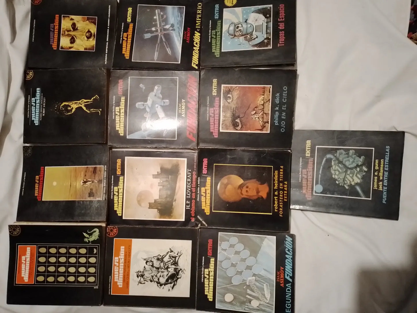 Colección de Revista Nueva Dimensión Incompleta 115 números comunes más los 13 números extras