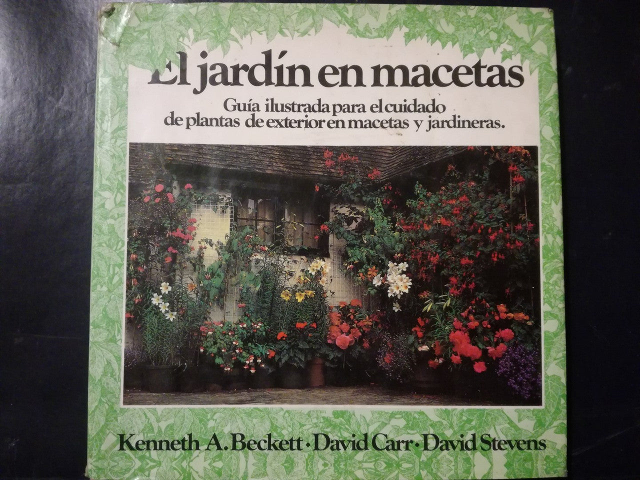 El Jardín En Macetas / Beckett, Carr, Stevens