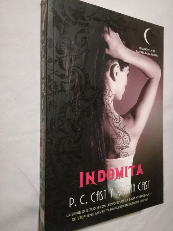 Indómita Cast, P.c. Y Kristin