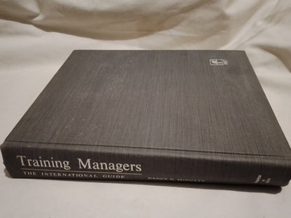 Training Managers The International Guide / McNulty, Nancy
