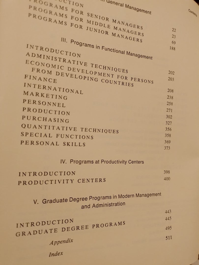 Training Managers The International Guide / McNulty, Nancy