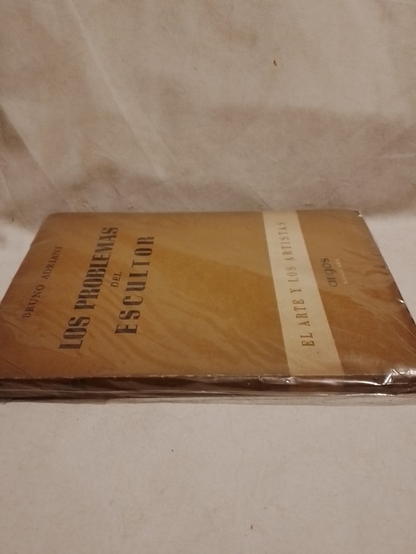 Los problemas del escultor / Adriani, Bruno