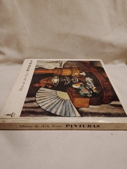 Museo de Arte Ruso Leningrado Pinturas con 183 ilustraciones en color. /